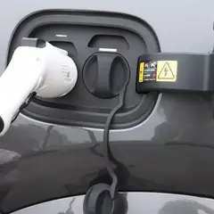 Крышка отсека зарядки и бензобака (черная) LIXIANG L9/L8/L7