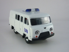 UAZ-39099 UN 1:43 Agat Mossar Tantal