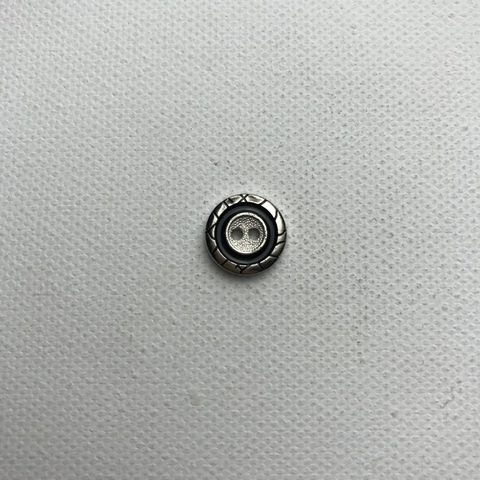 Пуговица серебро черный круг П46