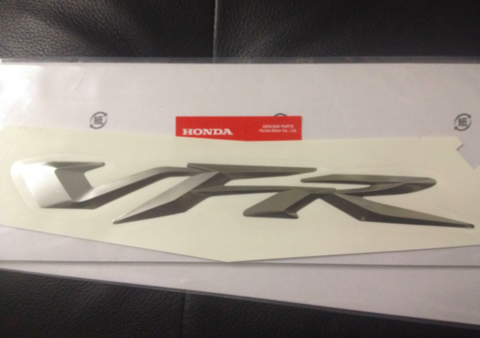 Honda Наклейка VFR 3D боковая металлизированная 64220-MCW-D80ZB