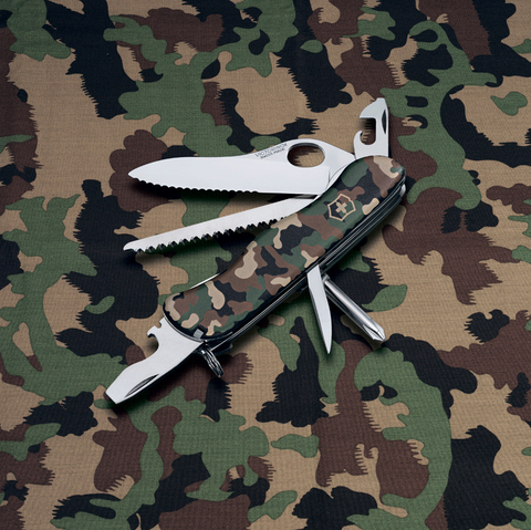 Нож складной Victorinox Trailmaster One Hand, 111 mm Camouflage (0.8463.MW94)