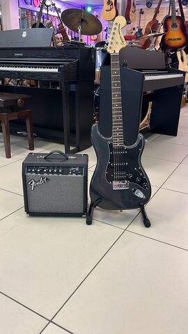 FENDER SQUIER Affinity Stratocaster HSS Pack LRL CFM комплект с чехлом и аксессуарами