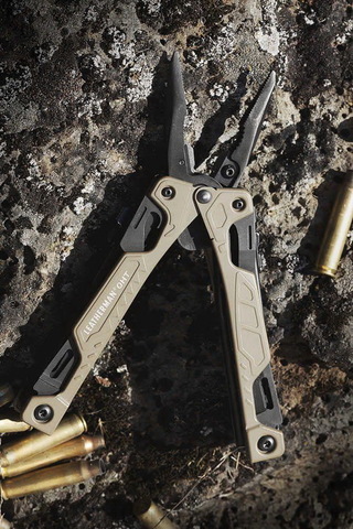 Мультитул Leatherman OHT, 16 функций, нейлоновый чехол MOLLE