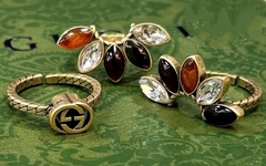 set-iz-trekh-kolec-romashka-style-by-gucci-s-cvetnymi-vstavkami