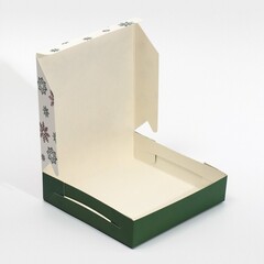 Коробка складная одиночная Квадрат, С Новым годом, Венок, 14*14*3,5 см