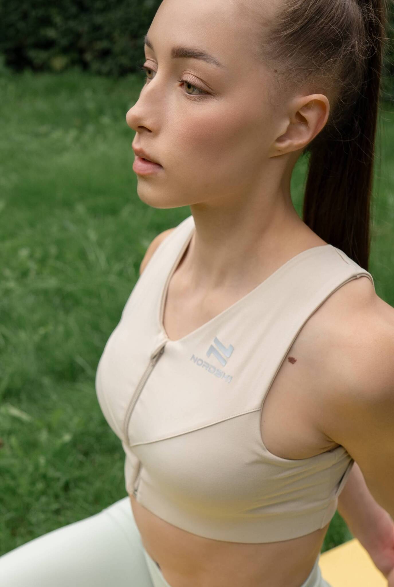 Женский спортивный топ-бра Nordski Training Zip beige - 5