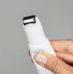 Крем-роллер для век с 0,1% ретинолом Dr. Althea Retinol Flat Iron Eye Roller