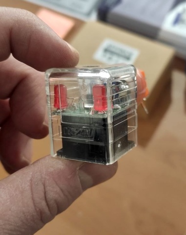 Фото Plug4LED - Электроразъем с индикацией для реле давления HED8 (L24), 3P+PE, Z15L