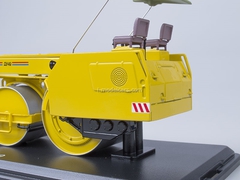 Road Roller DU-49 orange Start Scale Models (SSM) 1:43