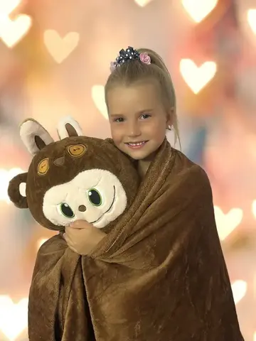 Игрушка мягкая Лабубу с пледом