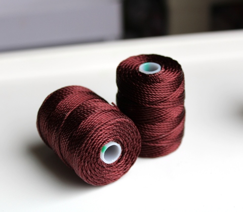 Нитки C-Lon cord tex 400 (0,9мм) Черная смородина