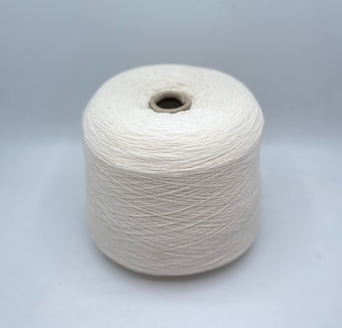 Бобинная пряжа (пр.Италия),1400м/100гр, 35%шерсть, 65%хлопок, цвет- Молочный, арт.31535