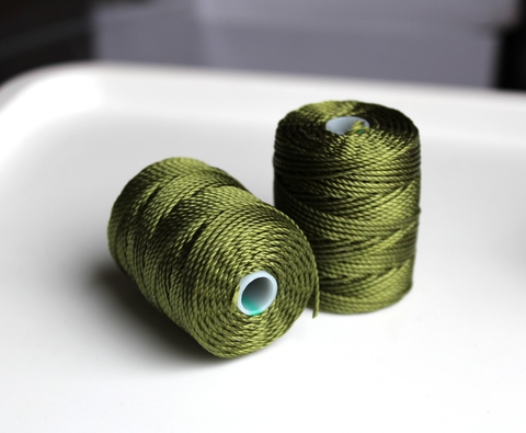 Нитки C-Lon cord tex 400 (0,9мм) Оливковый