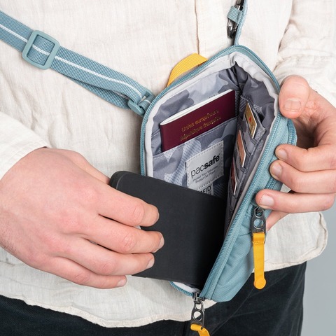 Картинка сумка городская Pacsafe GO Tech Crossbody черная смола - 4