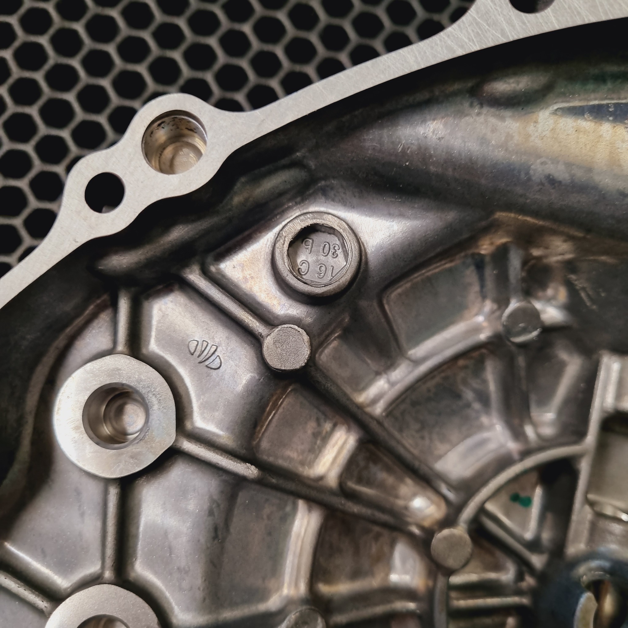 Honda Крышка сцепления правая CBR 1000 12-16 11330-MGP-000
