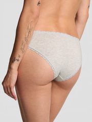PINK ЧИИКИ НА ЗАНИЖЕННОЙ ПОСАДКЕ С КРУЖЕВНОЕ ТЕСЬМОЙ