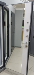 Входная металлическая дверь РЕКС 26 3К Тиковое дерево зеркальная вставка Панорама Белый софт