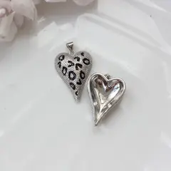 Подвеска Сердце с фактурной эмалью, 30*22 мм, родий, П019