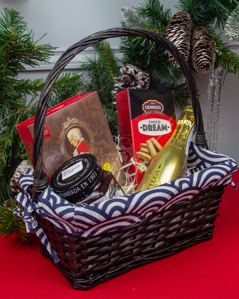 Подарочная Корзина От Чистого Сердца