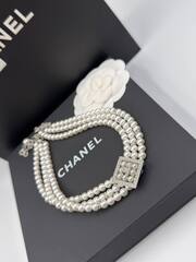 Колье-чокер CHANEL - нитки жемчуга трехрядные