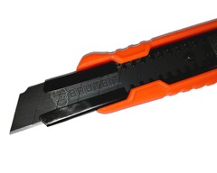 Нож сегментный Brutbit Сигнал лезвие 18мм лезвие закалённое SK5