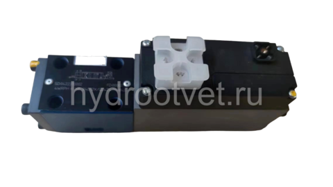 Фото 4WRPH6C3B40P–2X/G24Z4/M - Сервораспределитель Ду6 с обратной связью по положению золотника без усилителя, номинальный расход 40 л/мин, характеристика P - прогрессивная, схема C3