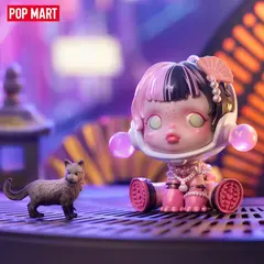 Случайная фигурка POP MART. Skullpanda: City of Night