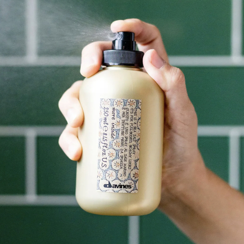 DAVINES This is a Sea Salt Spray it's for full-bodied, beachy looks Спрей с морской солью More Inside для объемных свободных укладок,  250 м