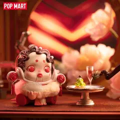 Случайная фигурка POP MART. Skullpanda: City of Night