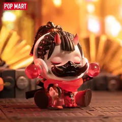 Случайная фигурка POP MART. Skullpanda: City of Night