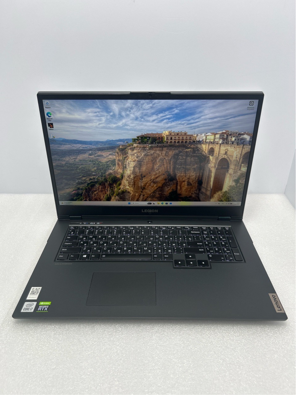 Ноутбук Lenovo Legion 5-17IMH05H (81Y800A6RK) 17,3"/Intel Core i7 10750H/RAM 16GB/SSD 512GB/GeForce RTX 2060/1920x1080/IPS 144Hz/DOS/Подсветка кл-ры LED/Черный. Состояние: Уценка/царапины на матрице, С1