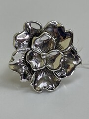 Цветок  (кольцо из серебра)
