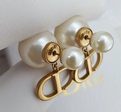 67542- Серьги-пусеты (диорки) DIOR TRIBALES с подвесками логотипами