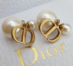 67542-sergi-pusety-diorki-dior-s-podveskami-tribales