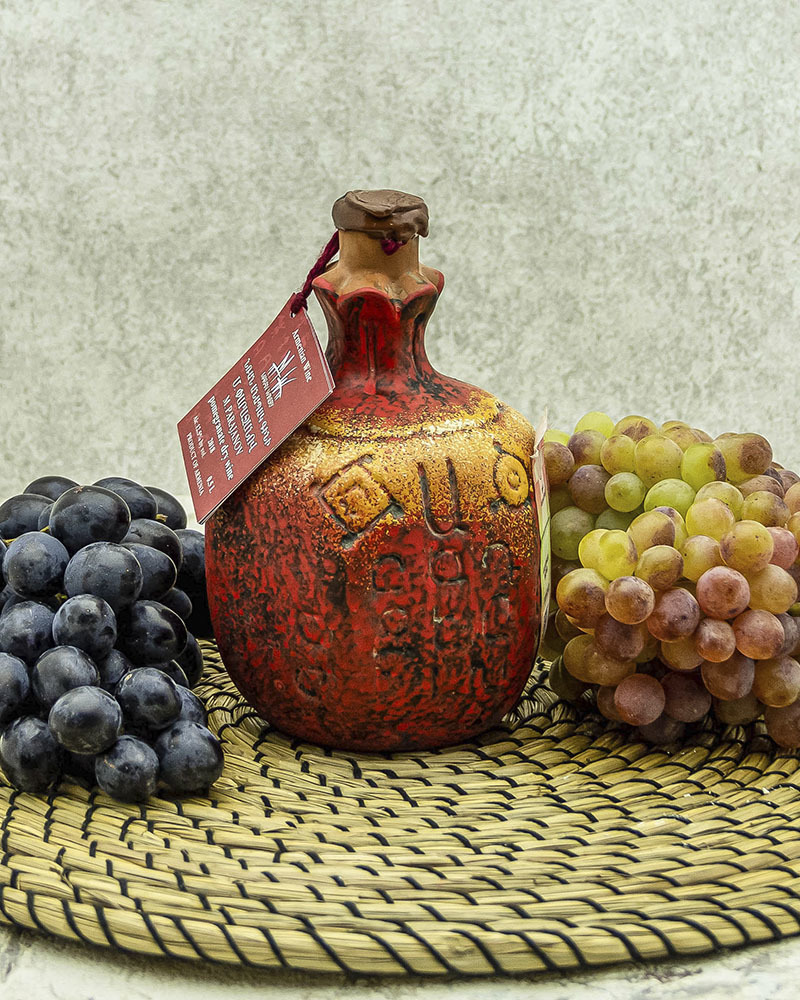 Вино Maran Winery М.Параджанов Фруктовое Гранатовое Сухое в Кувшине 2018 г.у. 12,5 % 0,5 л