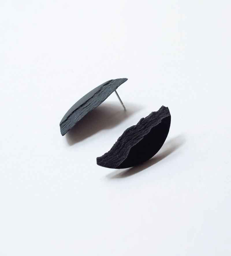 Серьги Curve Black Medium от DSNU