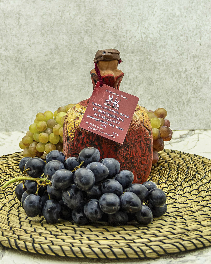 Вино Maran Winery М.Параджанов Фруктовое Гранатовое Сухое в Кувшине 2018 г.у. 12,5 % 0,5 л
