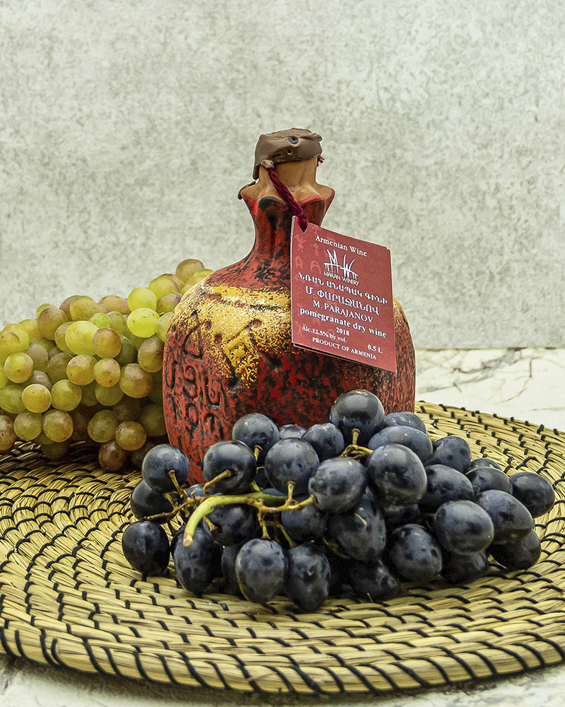 Вино Maran Winery М.Параджанов Фруктовое Гранатовое Сухое в Кувшине 2018 г.у. 12,5 % 0,5 л