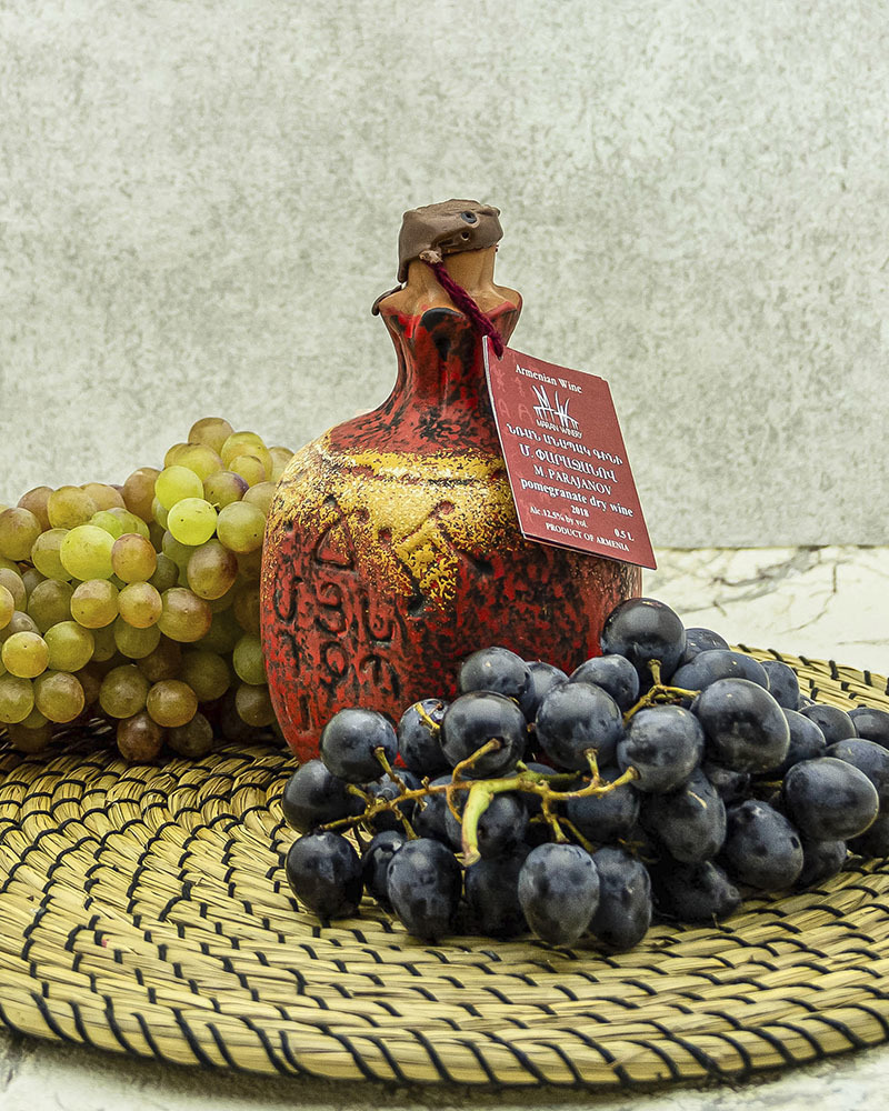 Вино Maran Winery М.Параджанов Фруктовое Гранатовое Сухое в Кувшине 2018 г.у. 12,5 % 0,5 л