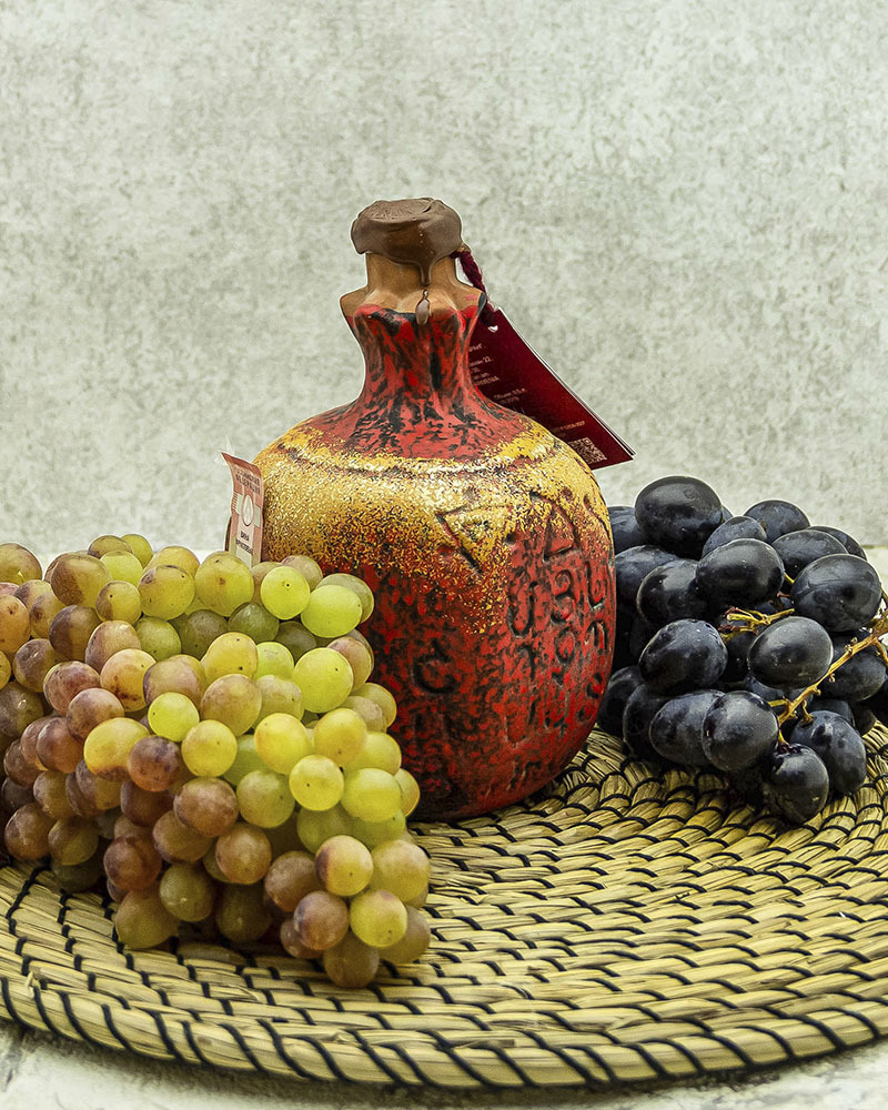Вино Maran Winery М.Параджанов Фруктовое Гранатовое Сухое в Кувшине 2018 г.у. 12,5 % 0,5 л