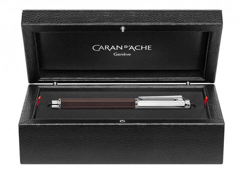 Перьевая ручка Caran d'Ache Varius Ebony Silver Plated (4490.076)