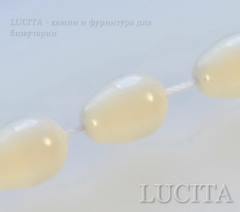 5821 Хрустальный жемчуг Сваровски Crystal Ivory грушевидный 11х8 мм
