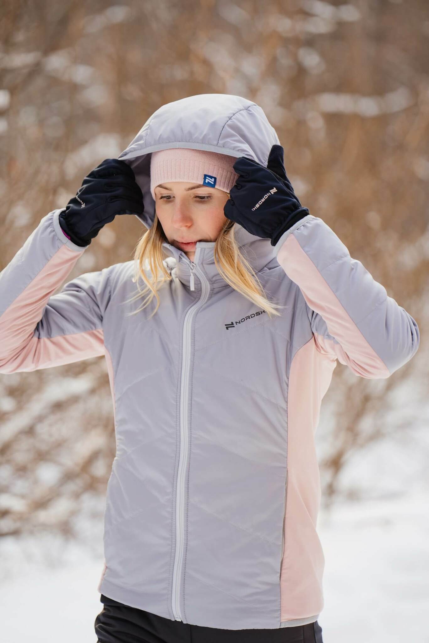 Женская тренировочная куртка с капюшоном Nordski Hybrid Warm grey - 2