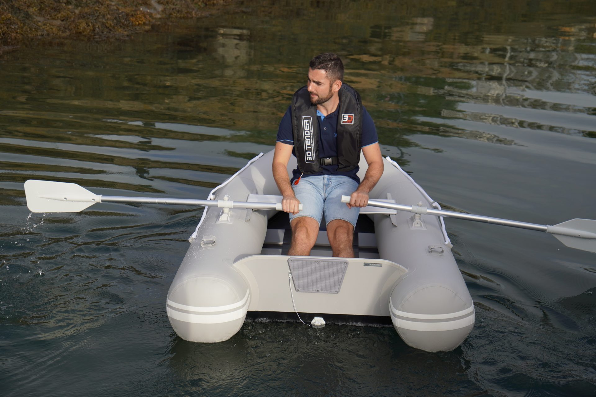 World travel 235 TENDER