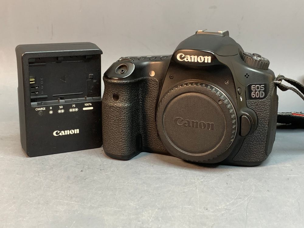 Canon 60D Body 35.288 кадров нет кнопки затвора