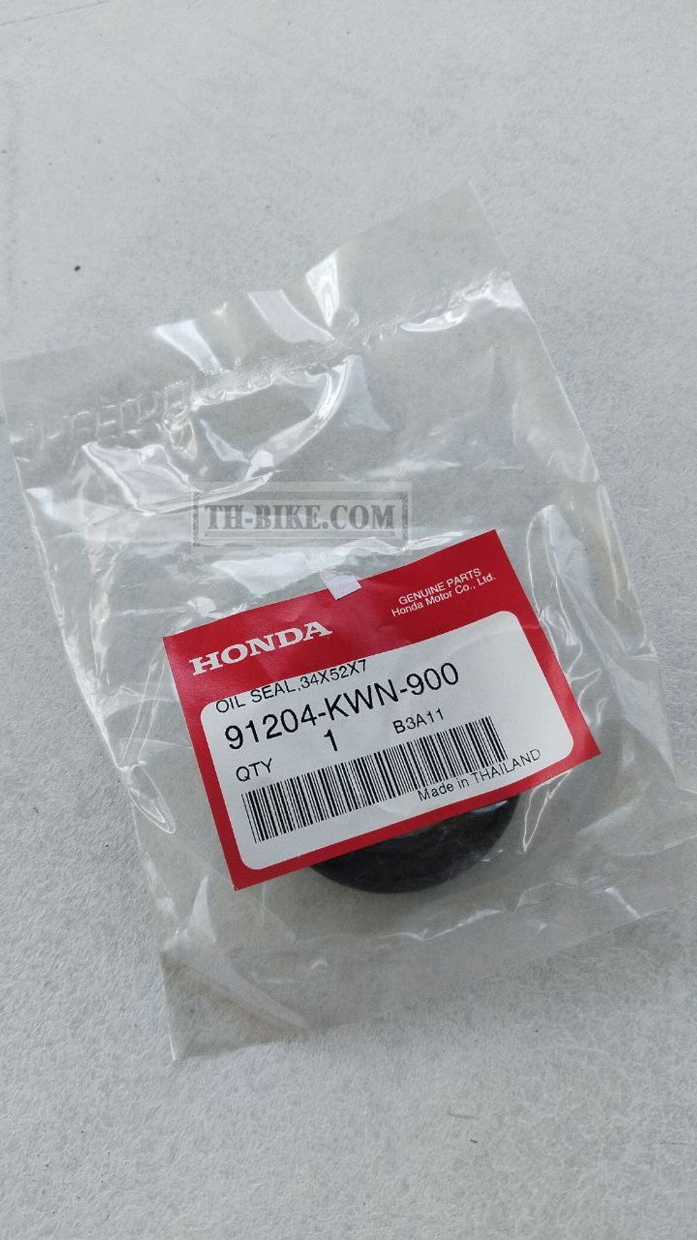 91204-KWN-900. 91204-KWN-901. OIL SEAL, 34X52X7. HONDA