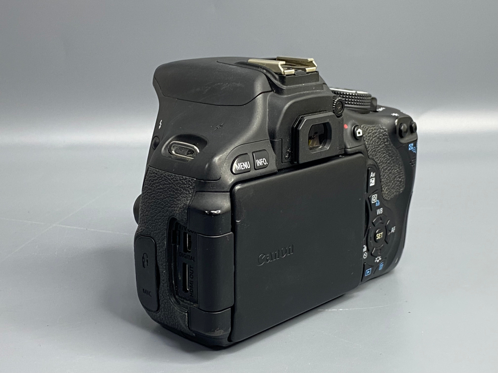 Canon EOS 600D — 16 000 кадров