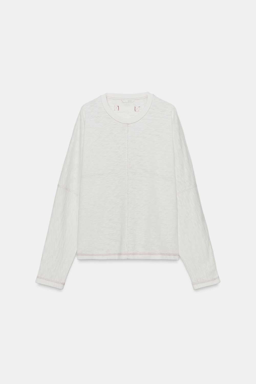 ФУТБОЛКА С КОНТРАСТНЫМИ ШВАМИ — ZARA