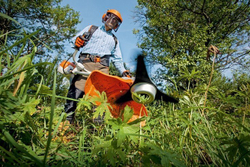 Бензиновый триммер STIHL FS 250 BrushCut, 1.6 кВт, антивибрационная система, плечевой ремень