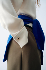 АТЛАСНАЯ РУБАШКА С ЗОЛОТИСТЫМИ ПУГОВИЦАМИ — ZARA
